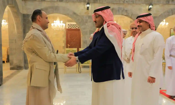 Mahdi al-Mashat (l), the chair of the Houthis’ political council, meets Muhammad al-Jaber, the Saudi ambassador to Yemen, in Sana’a on Saturday. -Xinhua: 